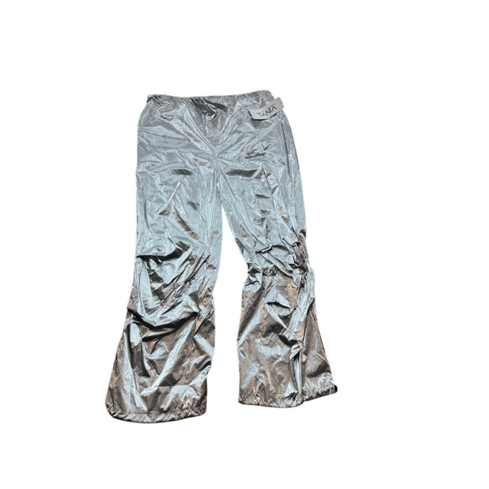 Vinyl Icon Women's Size Medium Metallic Foil Parachute Pants Shiny Silver NWT